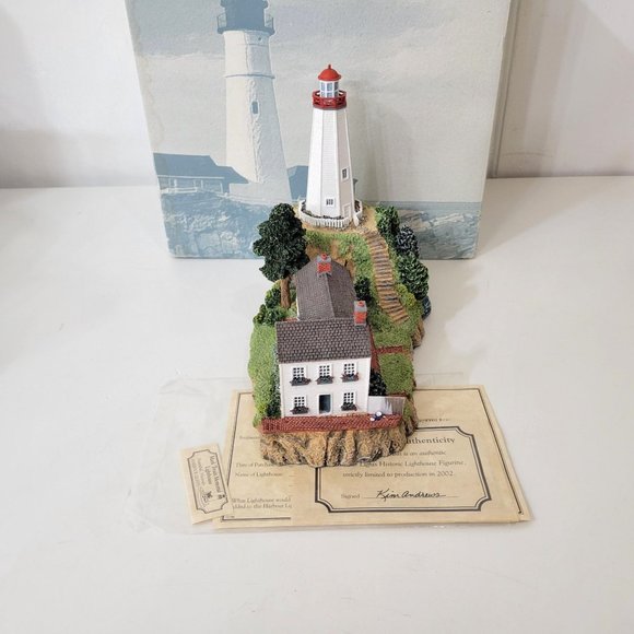 Harbour Lights Mark Twain Memorial Lighthouse Hannibal, Missouri #654, 2002 - Picture 5 of 12